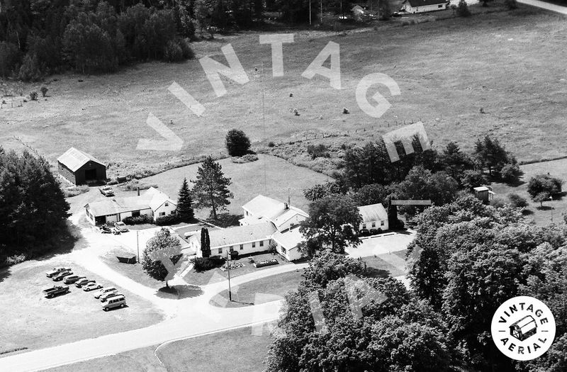 Undetermined 10 Curves Motel - 1992 Aerial (newer photo)